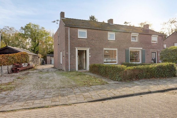 Sint Eloystraat 8, Budel-Dorplein